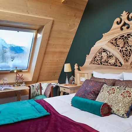 Elzbiecina Luxury & * זקופאנה