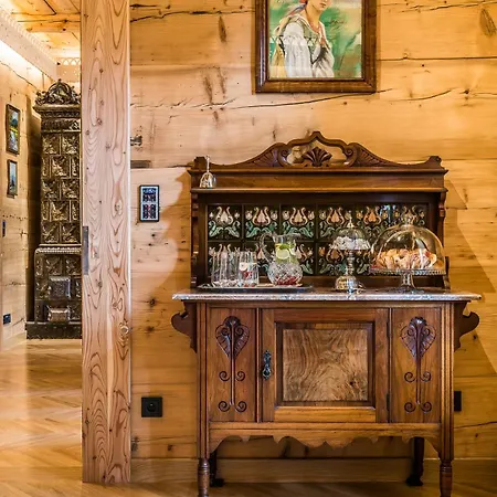 Elzbiecina Luxury & וילה