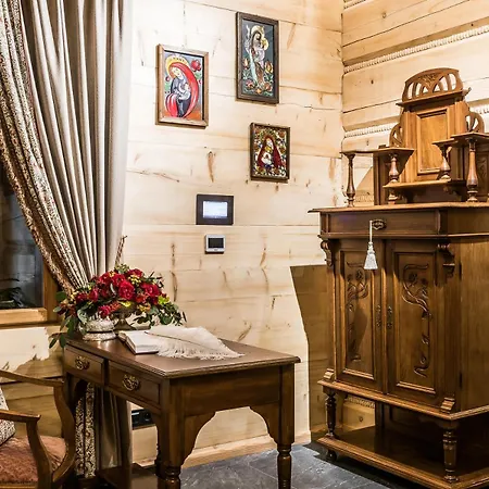 Elzbiecina Luxury & * זקופאנה