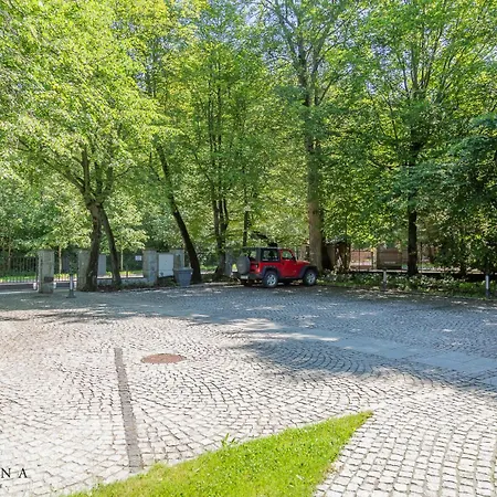 Elzbiecina Luxury & וילה