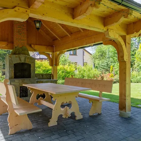 Elzbiecina Luxury & זקופאנה