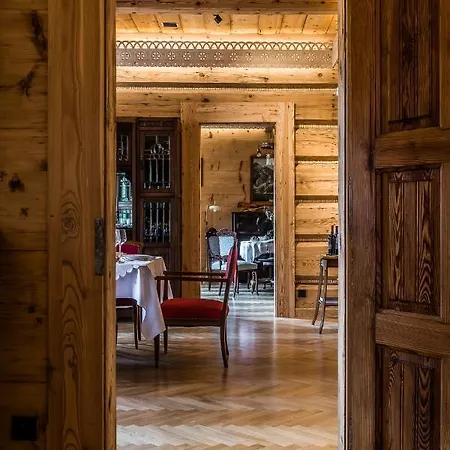 Elzbiecina Luxury & *