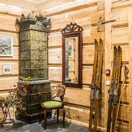 Elzbiecina Luxury & *