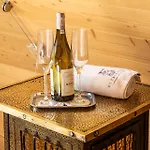 Elzbiecina Luxury & *