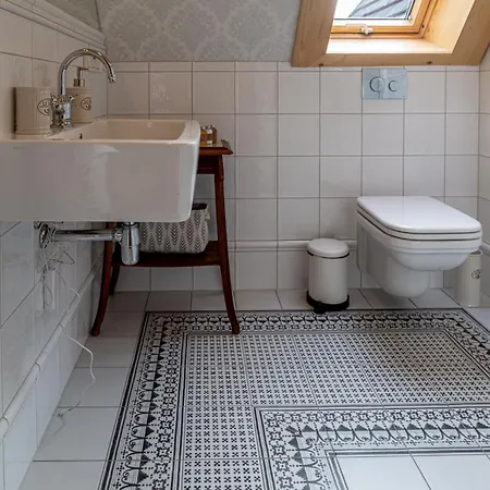 Elzbiecina Luxury & *