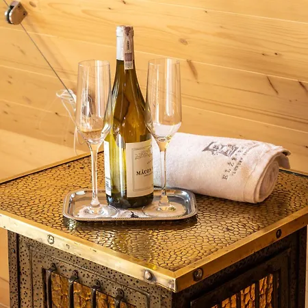 Elzbiecina Luxury & *