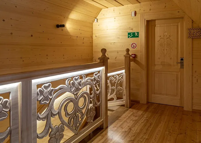 Elzbiecina Luxury & فيلة زاكوباني