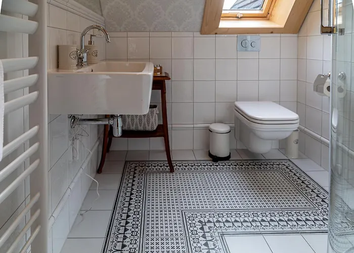 Elzbiecina Luxury & *