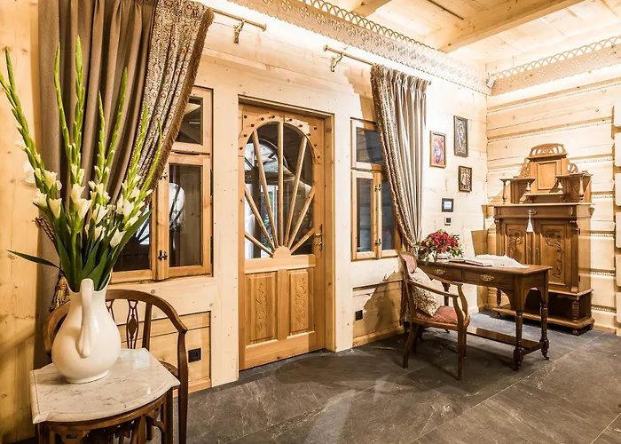 Elzbiecina Luxury & *