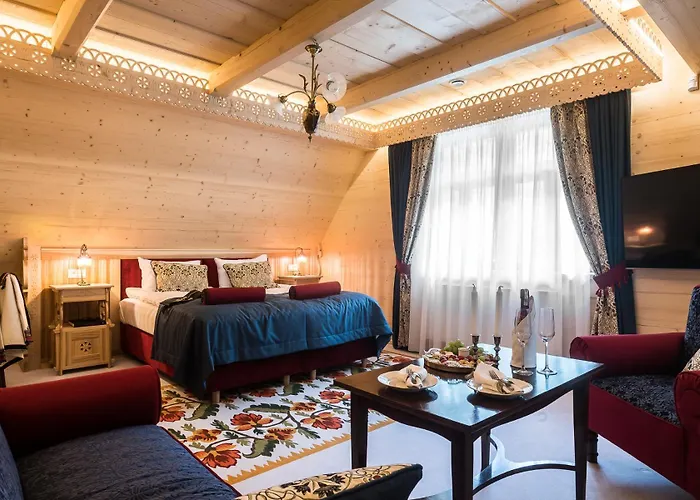 Elzbiecina Luxury & فيلة زاكوباني