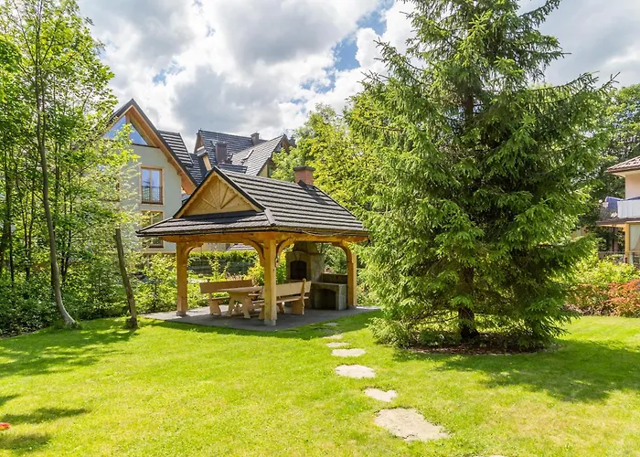 Elzbiecina Luxury & فيلة