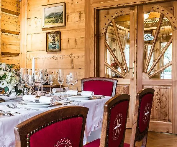 Elzbiecina Luxury & فيلة