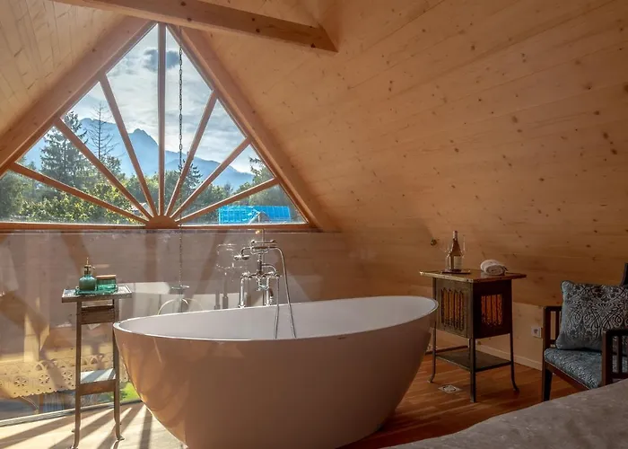 Elzbiecina Luxury & *