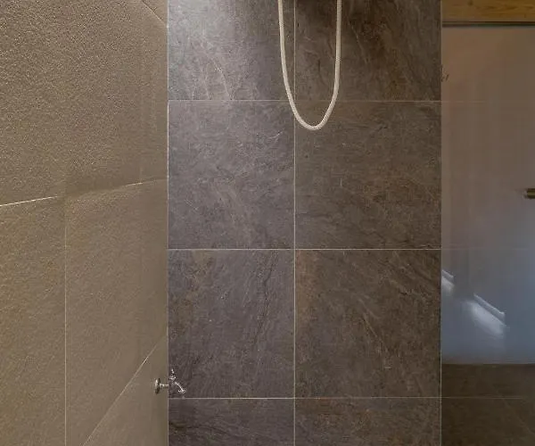 فيلة Elzbiecina Luxury & *